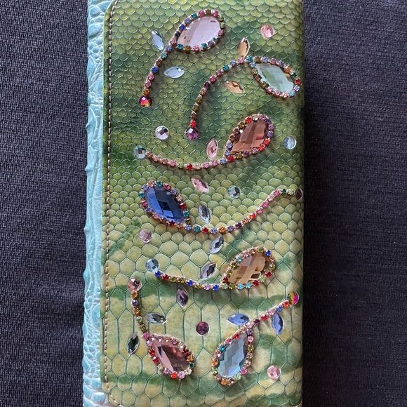 Wallet- brand new- never used. - Picture 2 of 6